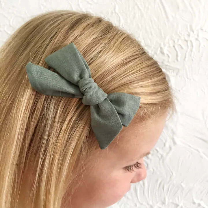 
                  
                    Green girls hair accessories
                  
                